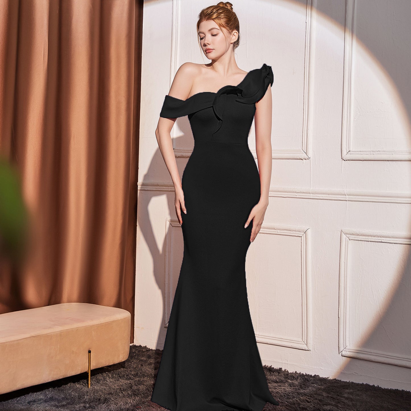 Robe Longue Asymétrique Élégante – Épaule Dénudée & Coupe Slim ✨