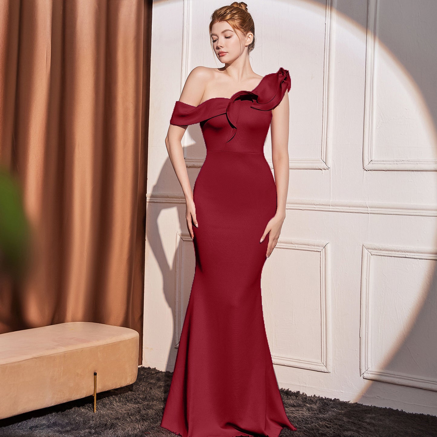 Robe Longue Asymétrique Élégante – Épaule Dénudée & Coupe Slim ✨