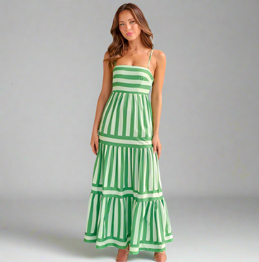 Robe Longue d'Été à Bretelles Imprimée à Rayures avec Poches – Mode, Col Carré, Dos Nu