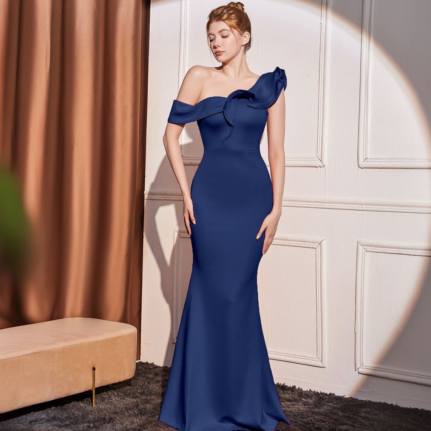 Robe Longue Asymétrique Élégante – Épaule Dénudée & Coupe Slim ✨