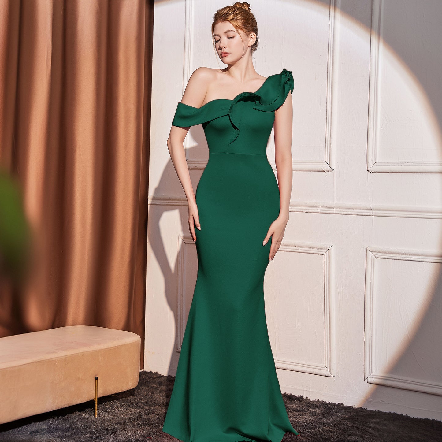 Robe Longue Asymétrique Élégante – Épaule Dénudée & Coupe Slim ✨