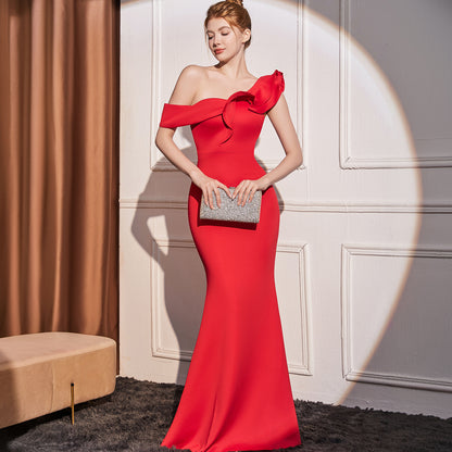 Robe Longue Asymétrique Élégante – Épaule Dénudée & Coupe Slim ✨